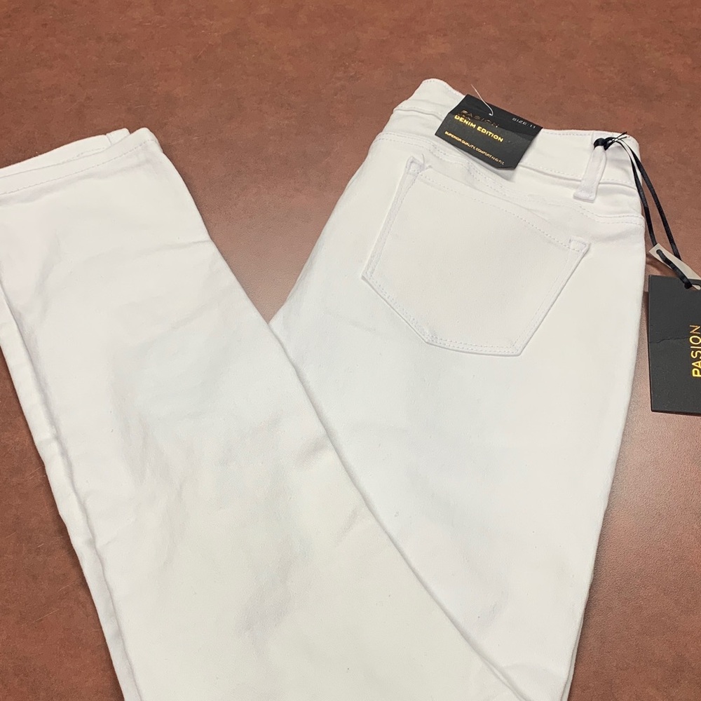 White stretch jean pants
